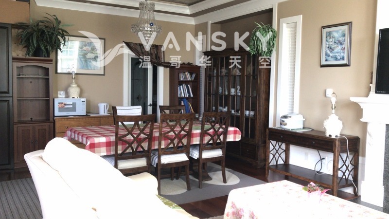 221109171255_living room.JPG